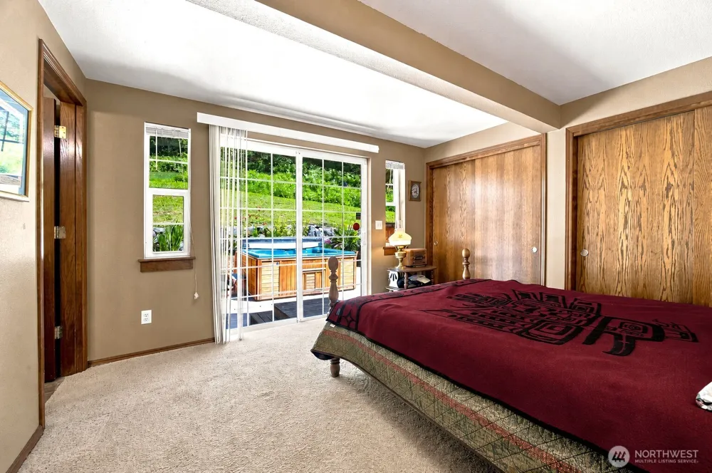33217 Mount Tahoma Canyon Road E Ashford, WA 98304