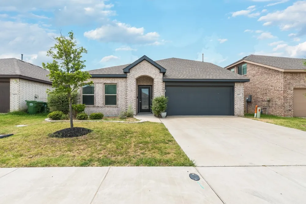 1157 Country Glen Drive Godley, TX 76044