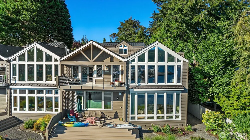 267 Shannon Drive SE Bainbridge Island, WA 98110