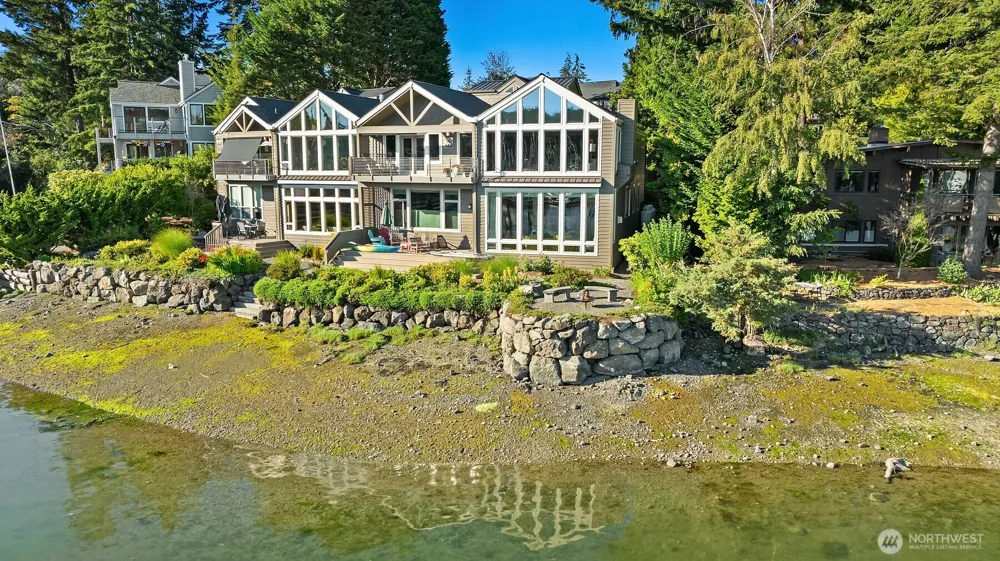 267 Shannon Drive SE Bainbridge Island, WA 98110