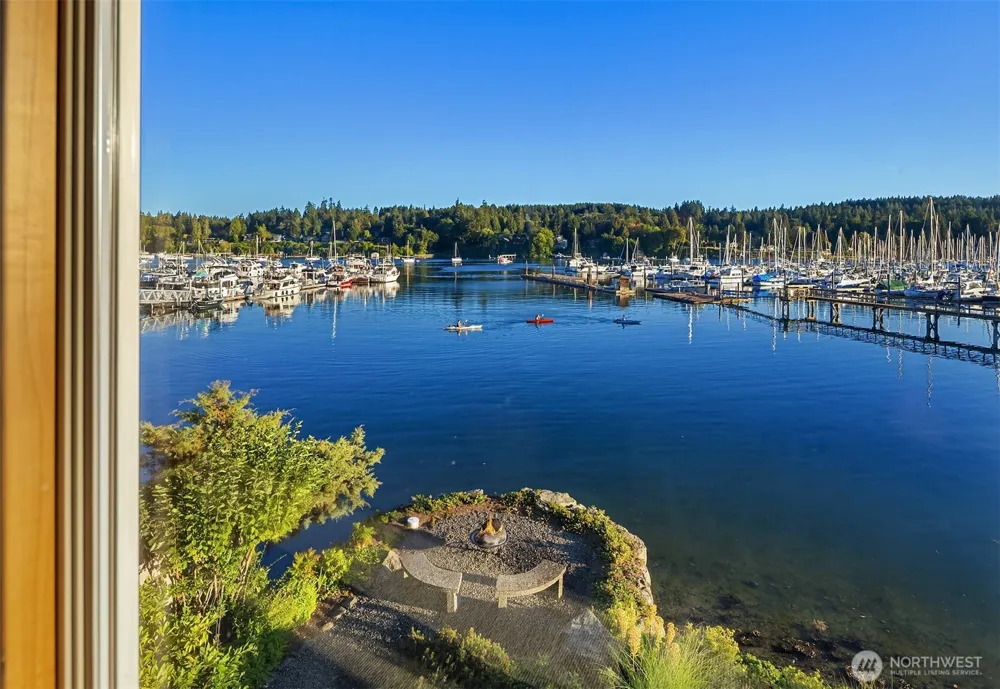 267 Shannon Drive SE Bainbridge Island, WA 98110