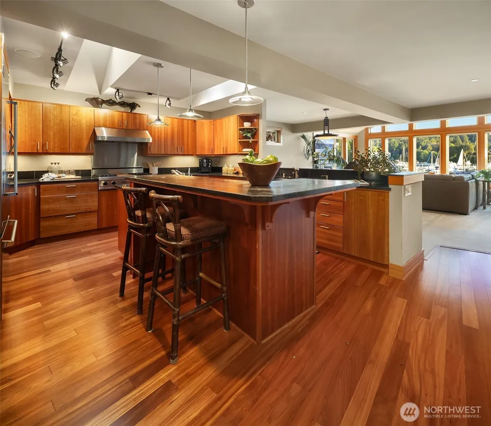 267 Shannon Drive SE Bainbridge Island, WA 98110
