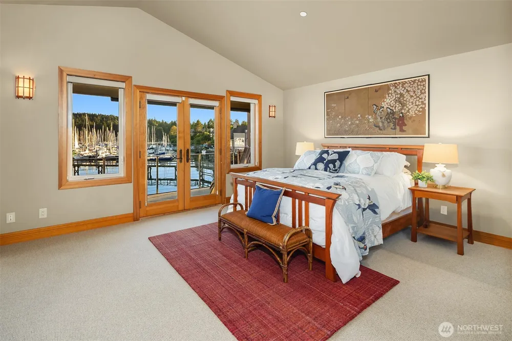267 Shannon Drive SE Bainbridge Island, WA 98110