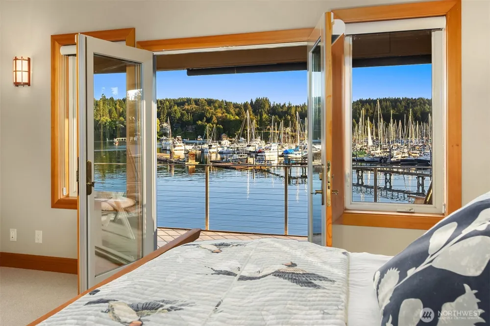 267 Shannon Drive SE Bainbridge Island, WA 98110