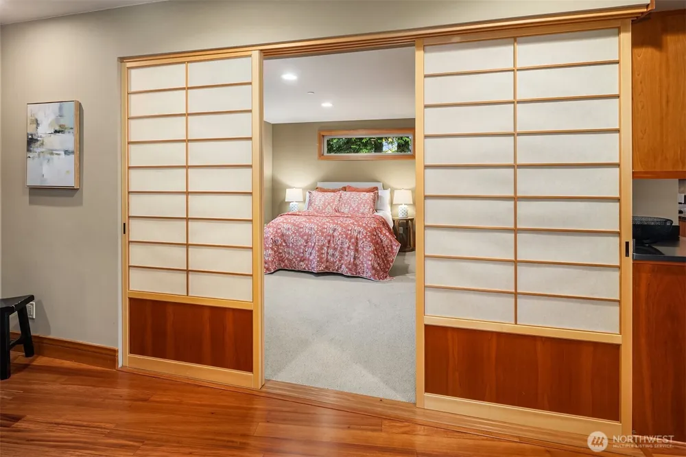 267 Shannon Drive SE Bainbridge Island, WA 98110