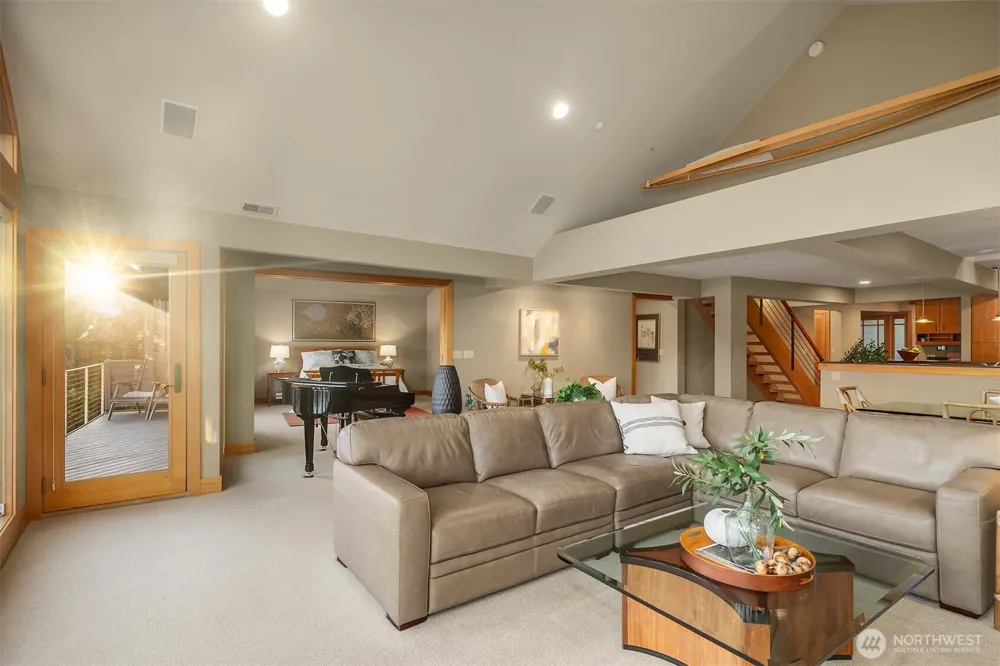 267 Shannon Drive SE Bainbridge Island, WA 98110