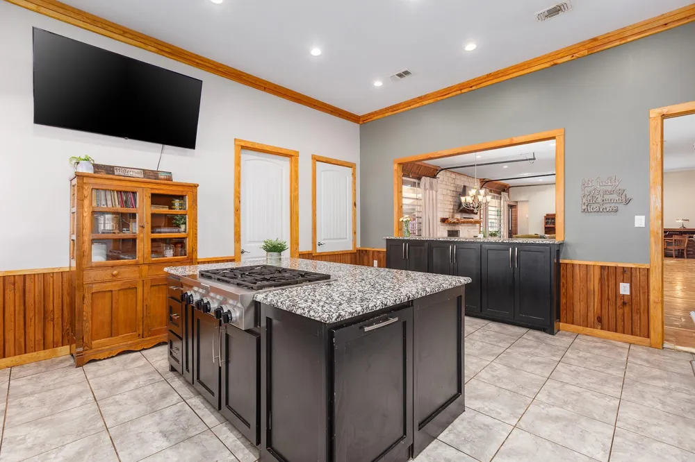 300 Stoddard Drive Nacogdoches, TX 75965