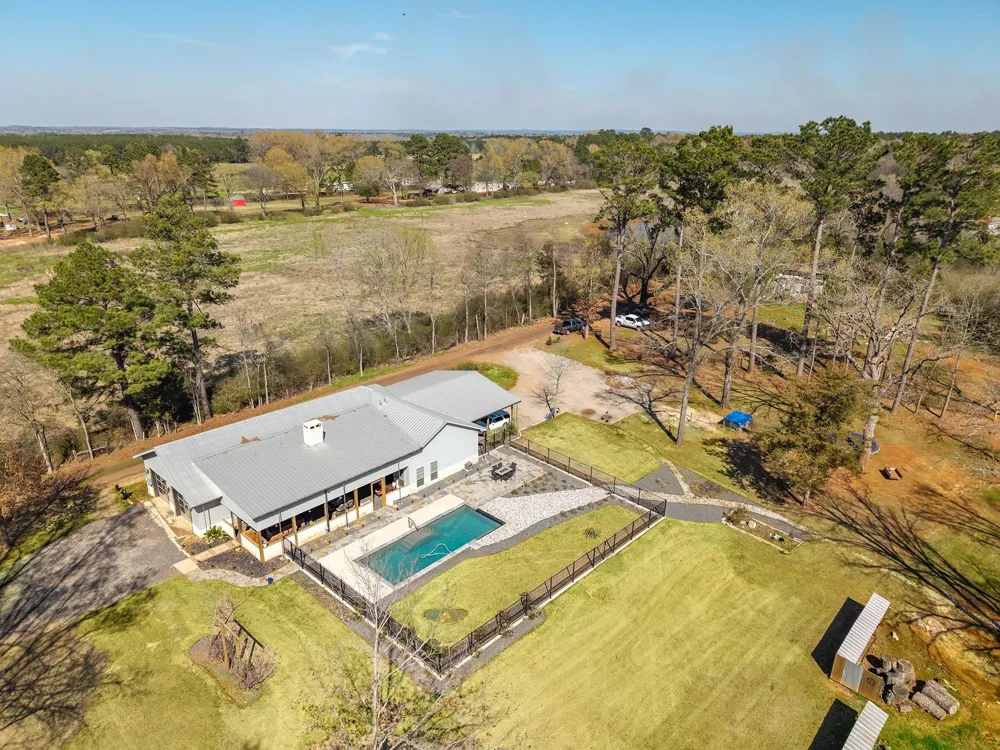 300 Stoddard Drive Nacogdoches, TX 75965