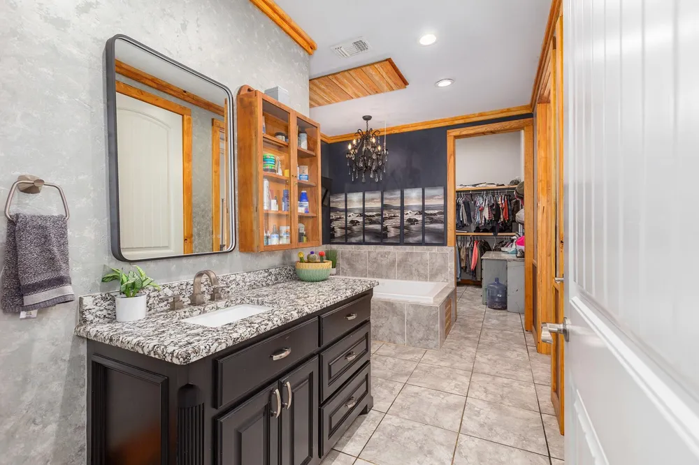 300 Stoddard Drive Nacogdoches, TX 75965