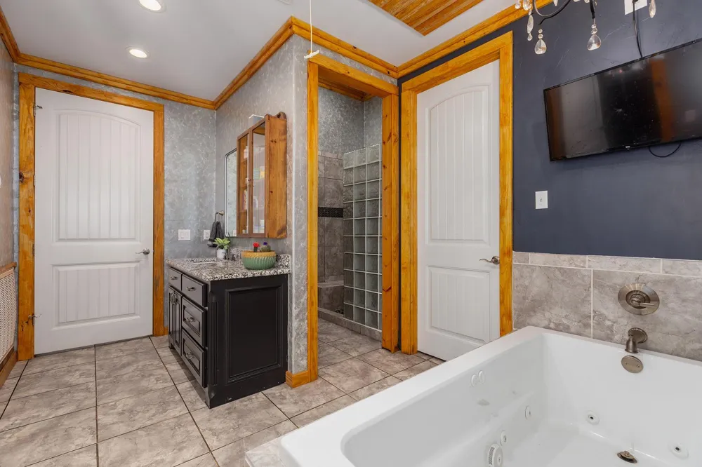 300 Stoddard Drive Nacogdoches, TX 75965