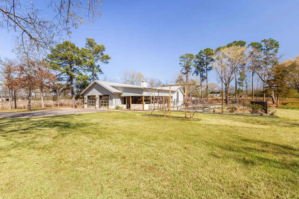 300 Stoddard Drive Nacogdoches, TX 75965