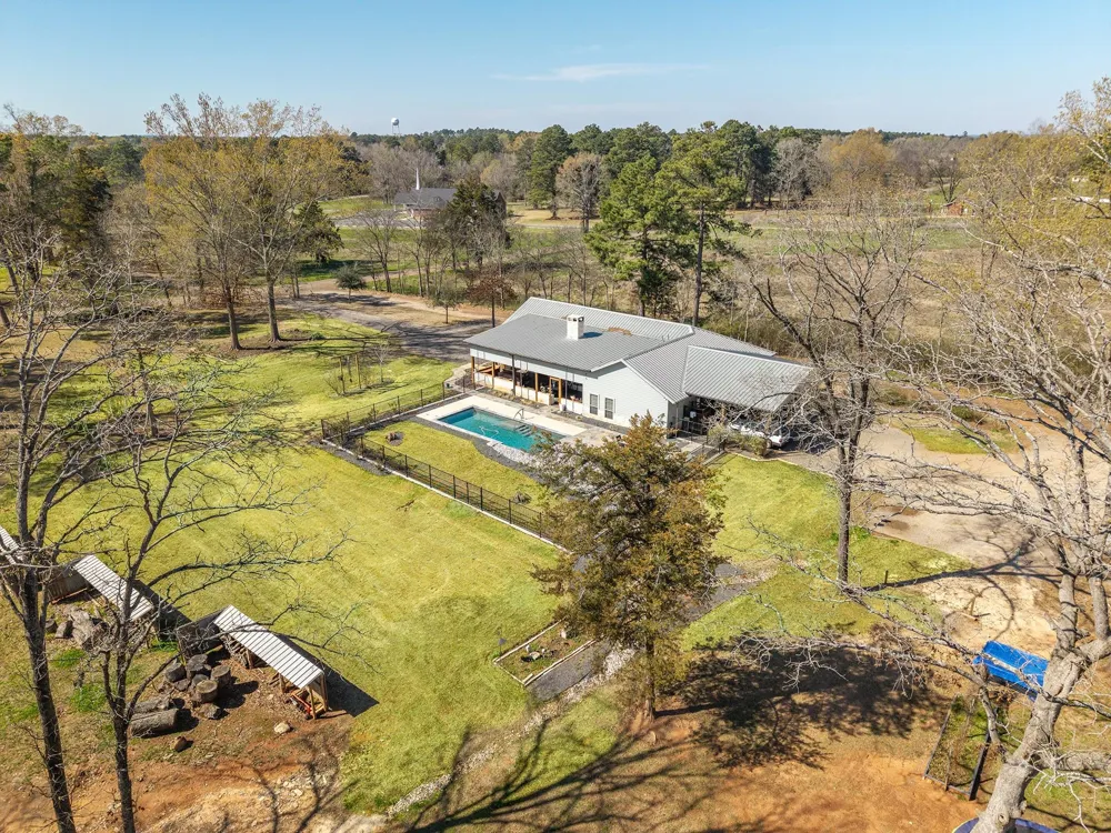 300 Stoddard Drive Nacogdoches, TX 75965