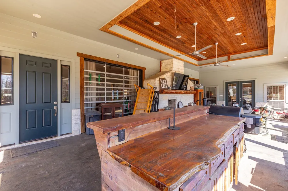 300 Stoddard Drive Nacogdoches, TX 75965