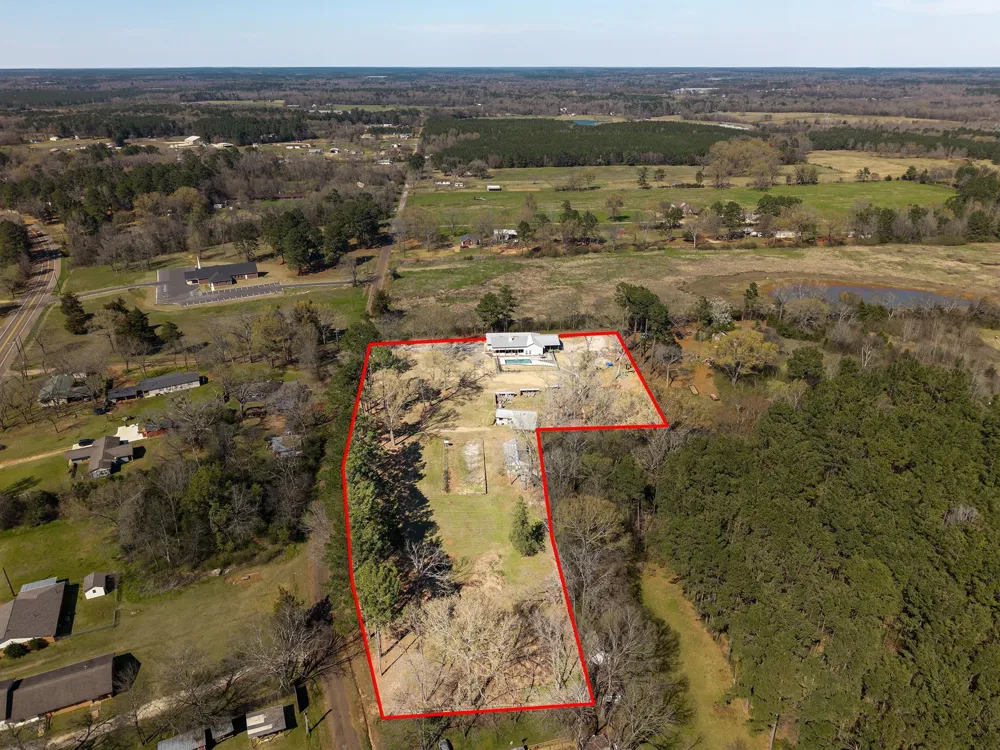 300 Stoddard Drive Nacogdoches, TX 75965