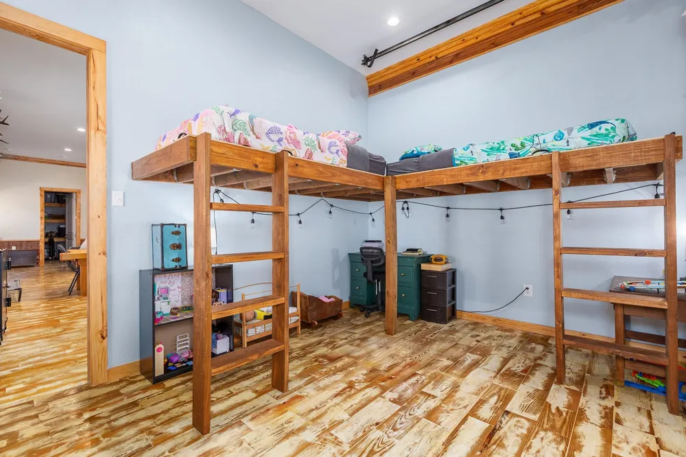 300 Stoddard Drive Nacogdoches, TX 75965
