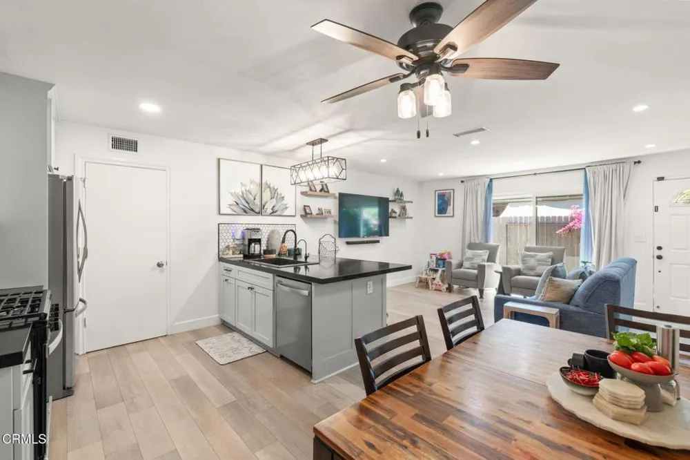 136 Tree Fern Court Camarillo, CA 93010