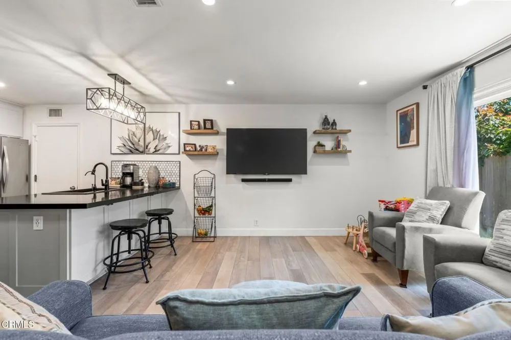136 Tree Fern Court Camarillo, CA 93010