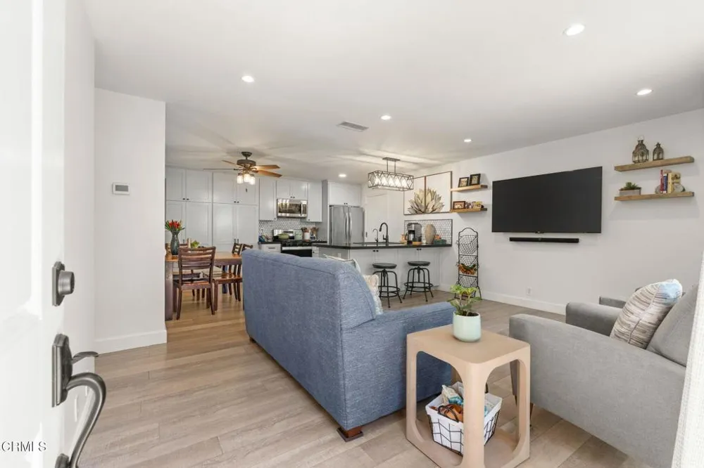 136 Tree Fern Court Camarillo, CA 93010