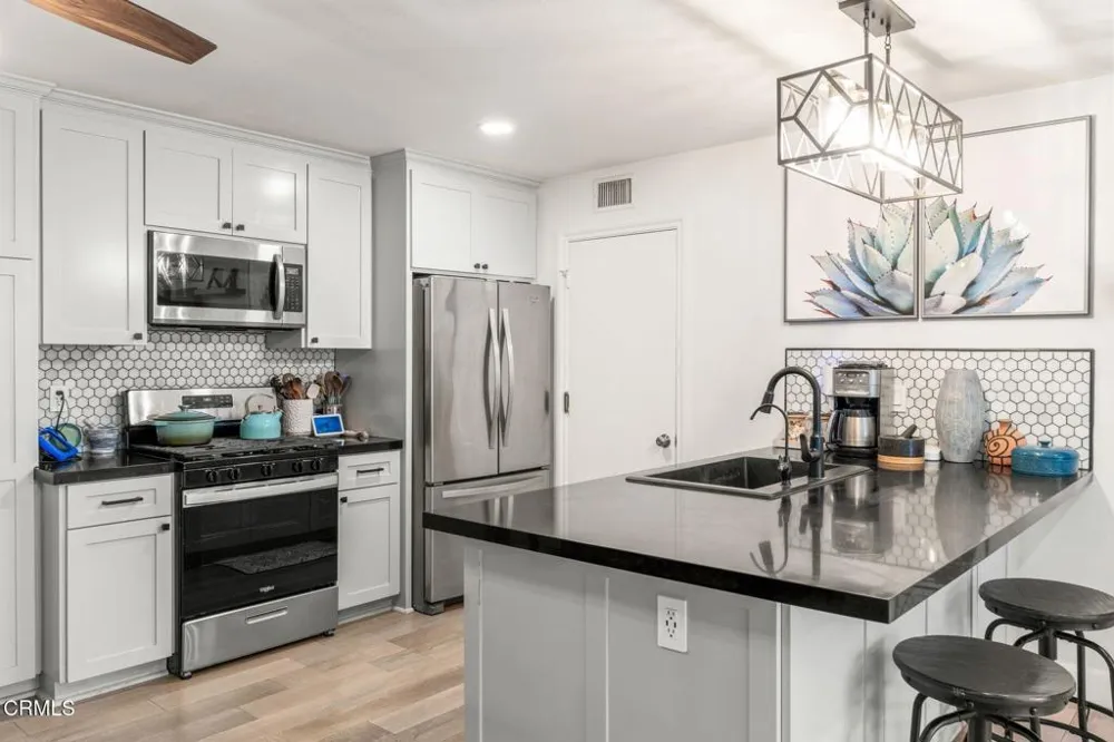 136 Tree Fern Court Camarillo, CA 93010