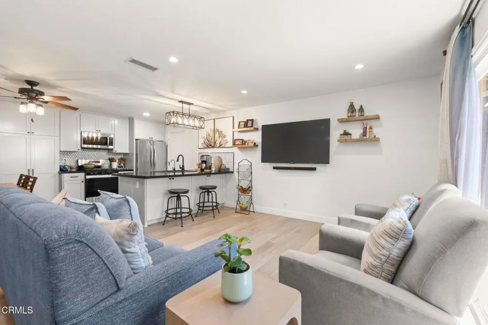 136 Tree Fern Court Camarillo, CA 93010