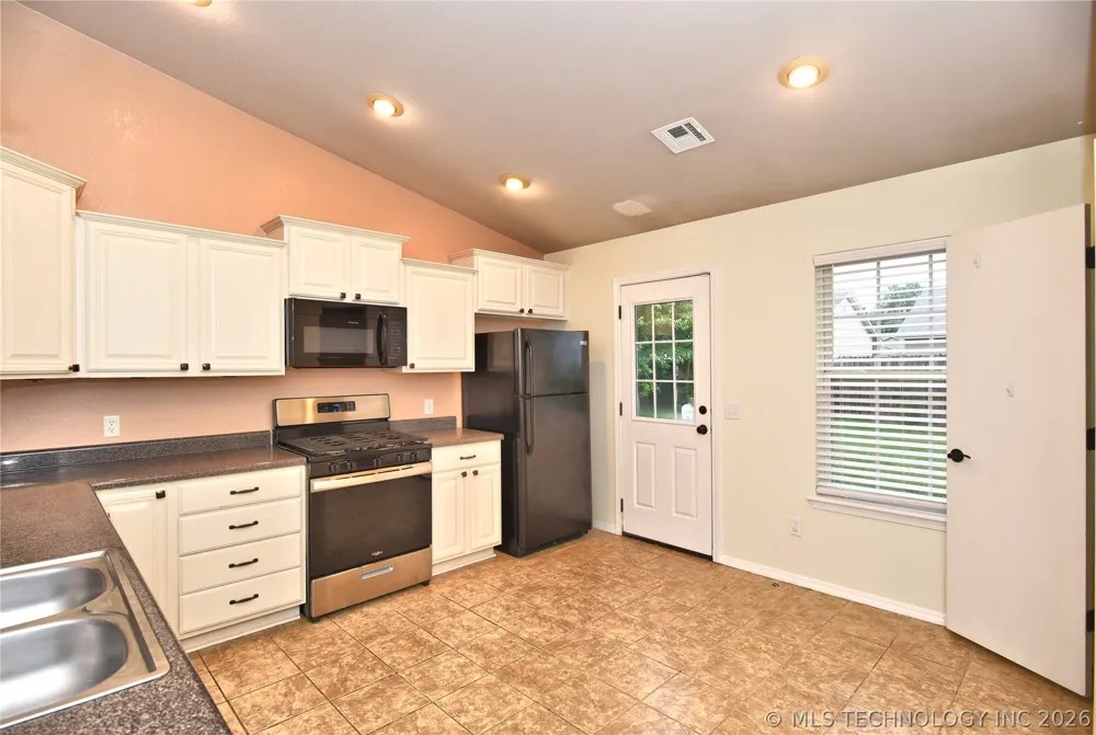 7842 E 132nd Street Bixby, OK 74008