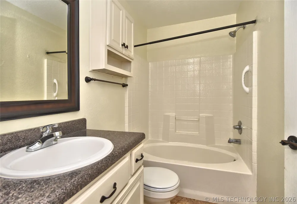 7842 E 132nd Street Bixby, OK 74008