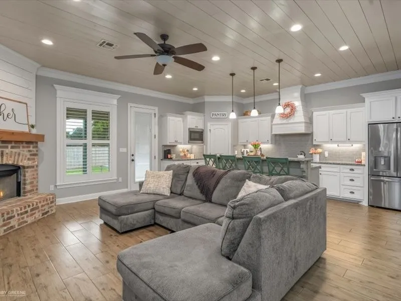408 Halifax Circle Benton, LA 71006