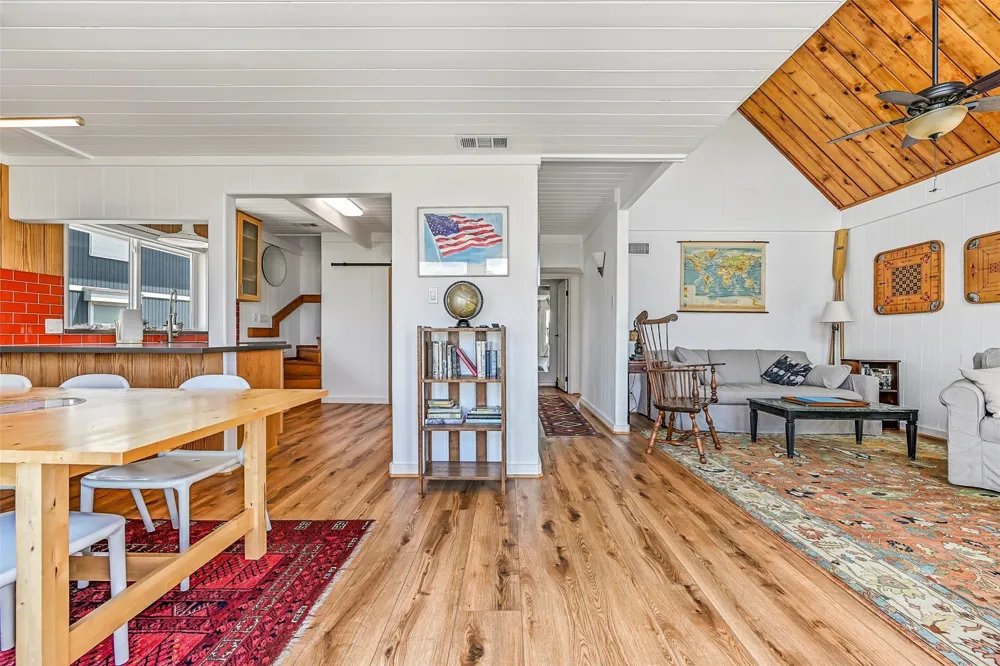 4227 Maison Rouge Court Galveston, TX 77554