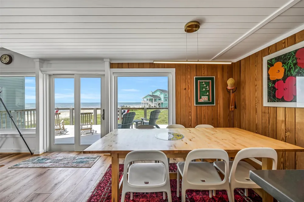 4227 Maison Rouge Court Galveston, TX 77554