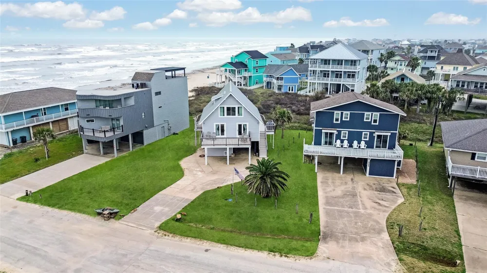 4227 Maison Rouge Court Galveston, TX 77554