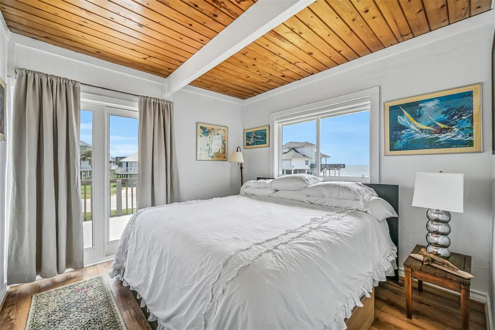 4227 Maison Rouge Court Galveston, TX 77554
