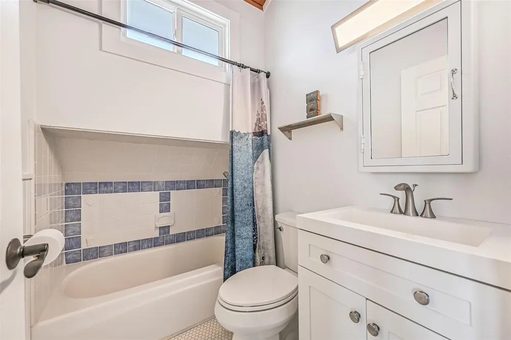 4227 Maison Rouge Court Galveston, TX 77554