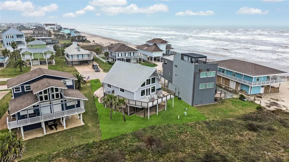 4227 Maison Rouge Court Galveston, TX 77554