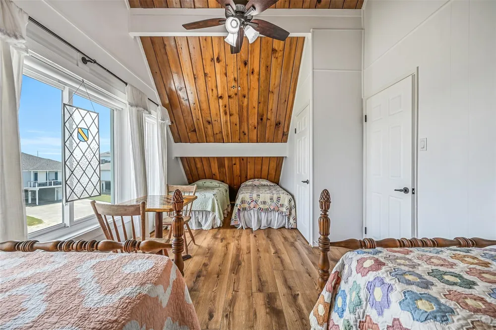 4227 Maison Rouge Court Galveston, TX 77554
