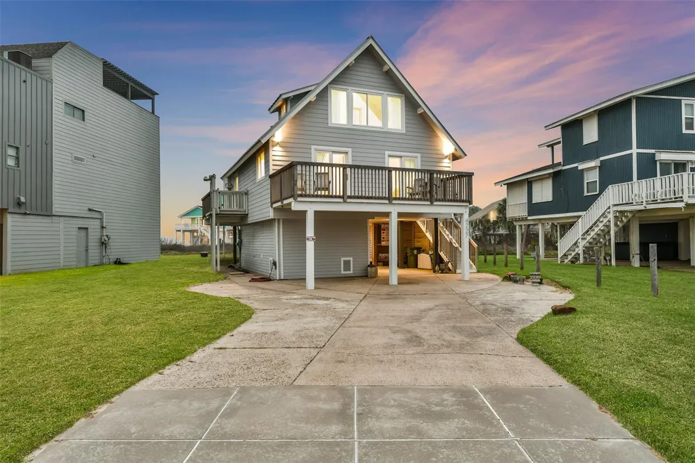 4227 Maison Rouge Court Galveston, TX 77554