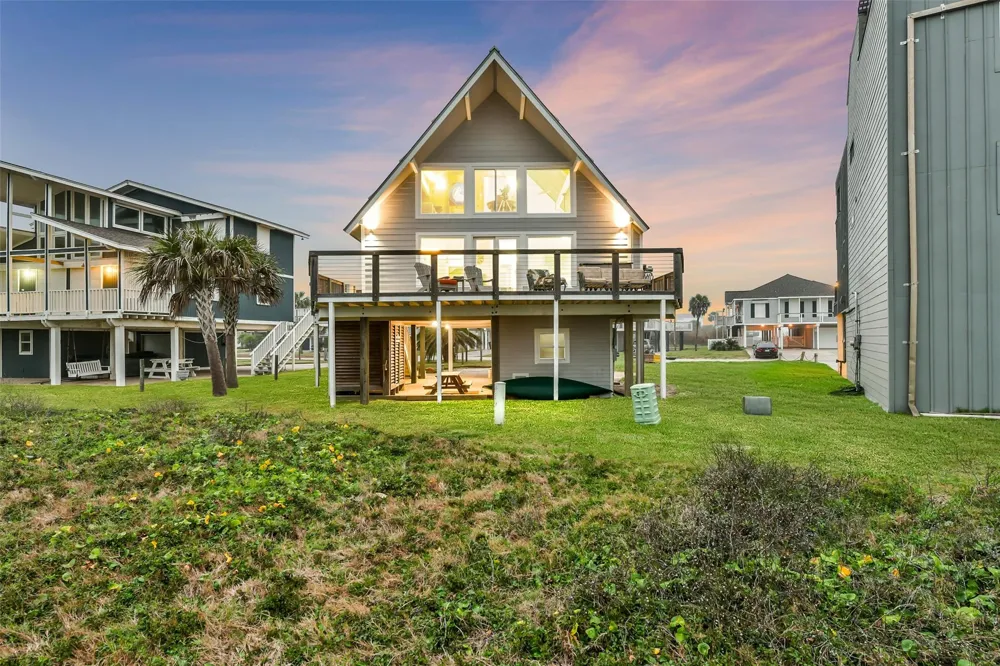4227 Maison Rouge Court Galveston, TX 77554