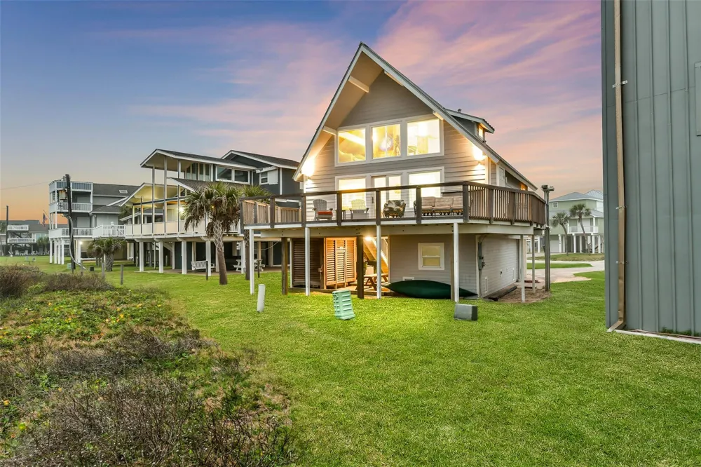 4227 Maison Rouge Court Galveston, TX 77554