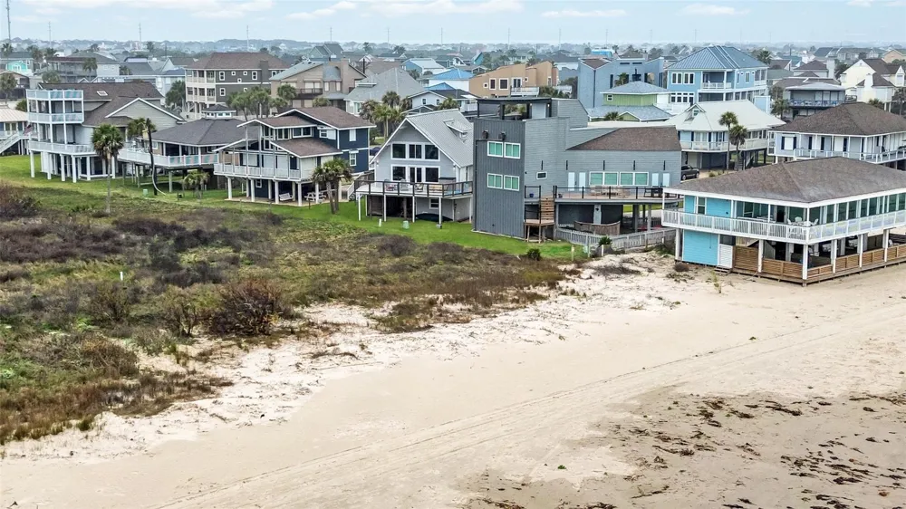 4227 Maison Rouge Court Galveston, TX 77554