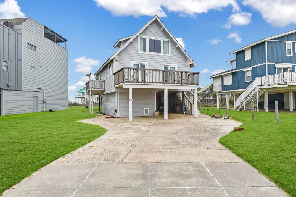 4227 Maison Rouge Court Galveston, TX 77554