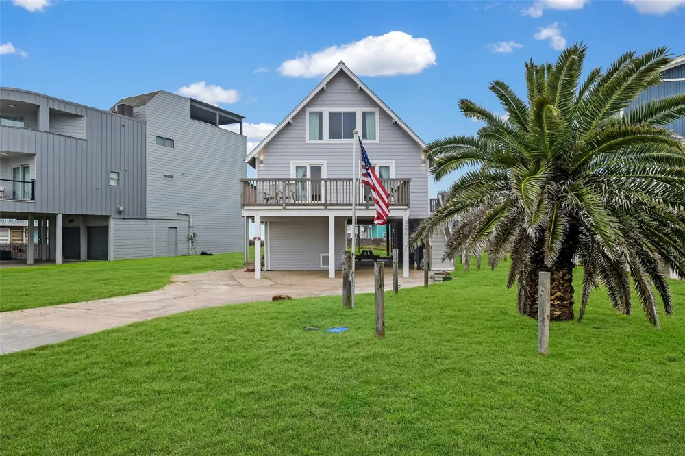 4227 Maison Rouge Court Galveston, TX 77554