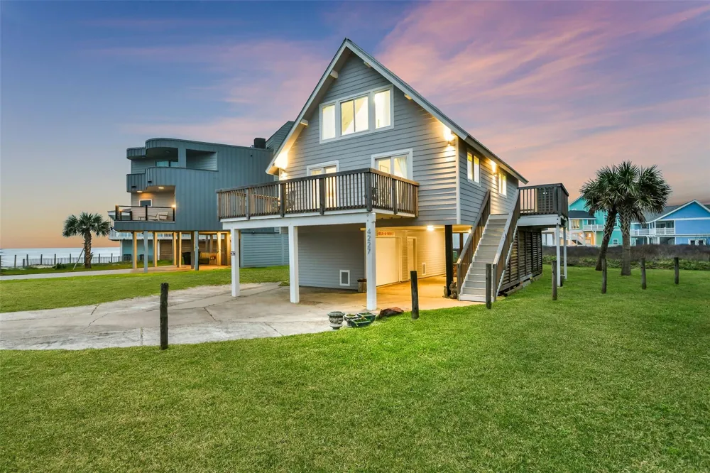 4227 Maison Rouge Court Galveston, TX 77554