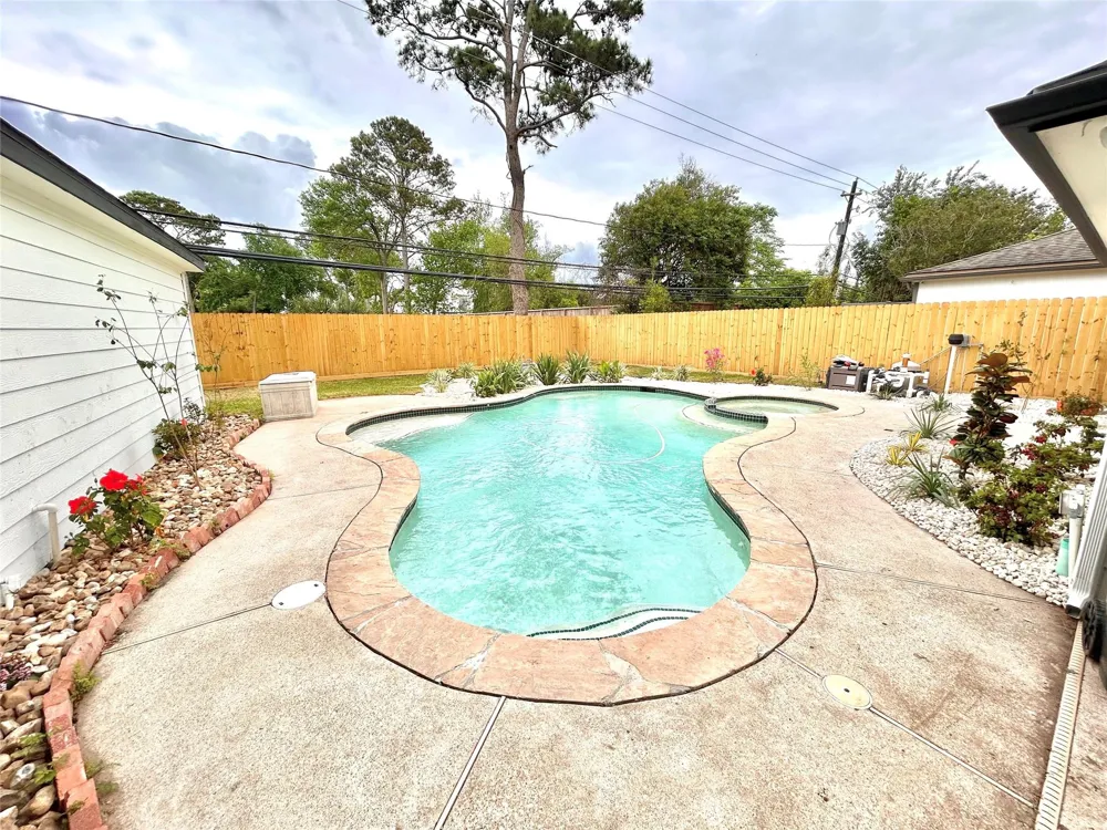2511 Briarpark Drive Houston, TX 77042
