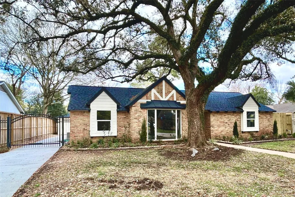 2511 Briarpark Drive Houston, TX 77042