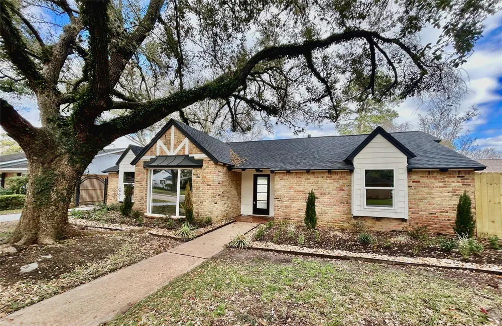 2511 Briarpark Drive Houston, TX 77042