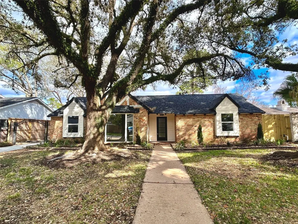 2511 Briarpark Drive Houston, TX 77042