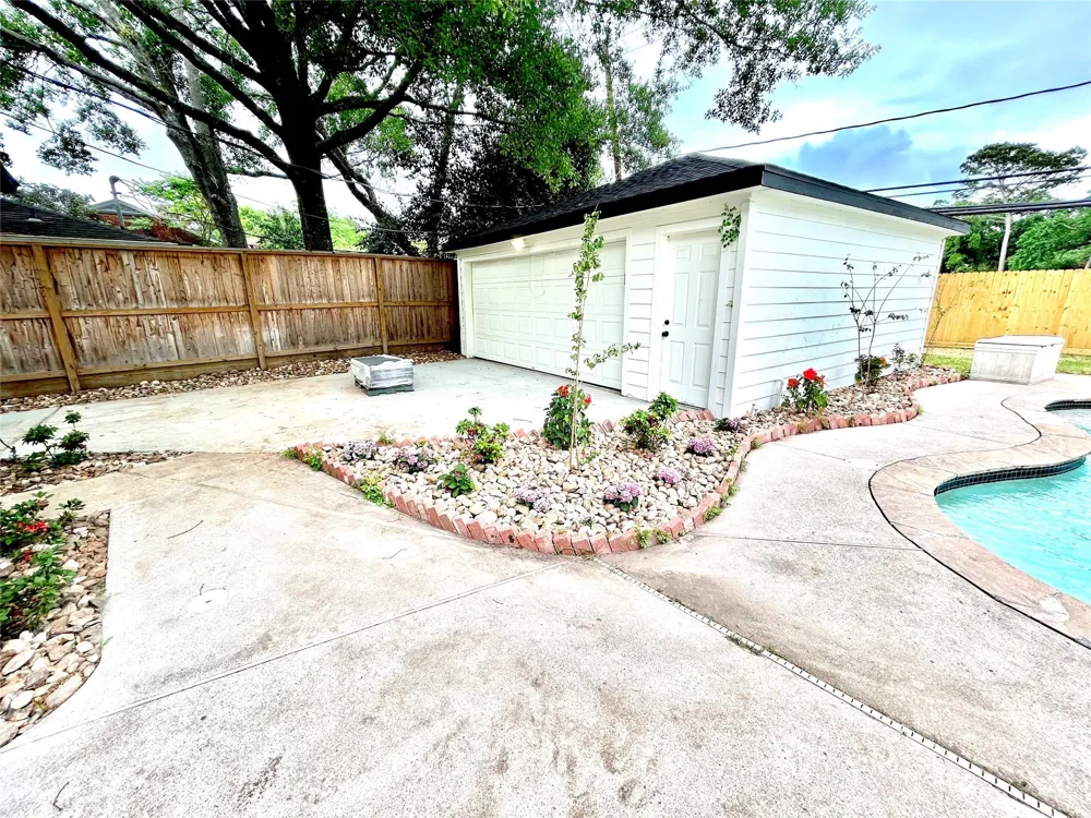 2511 Briarpark Drive Houston, TX 77042