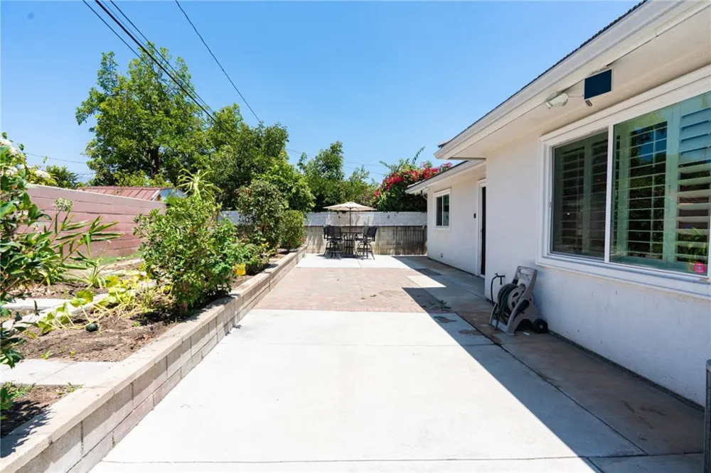 3945 Blanche Pasadena, CA 91107