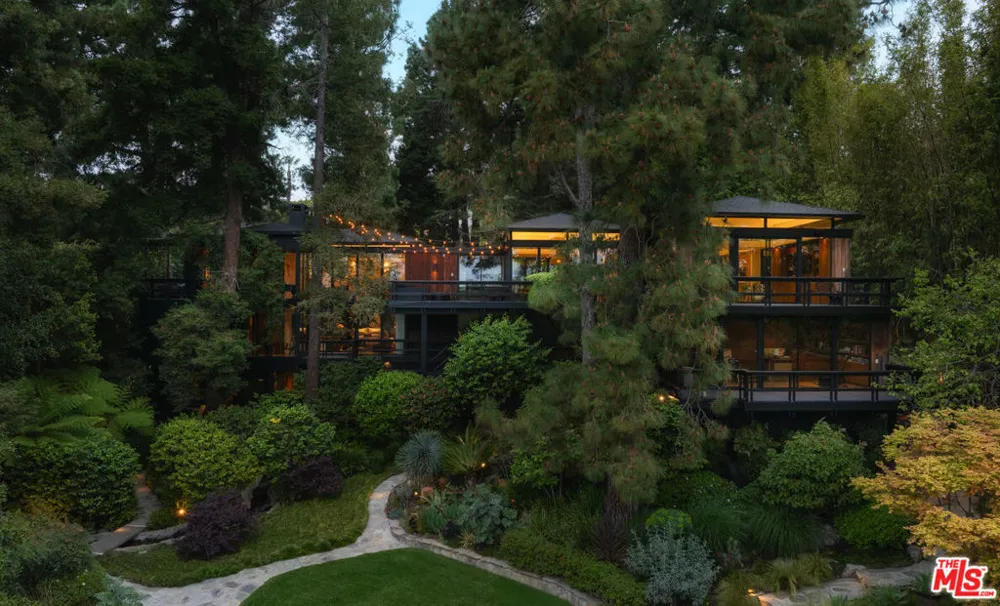 900 Napoli Drive Pacific Palisades, CA 90272