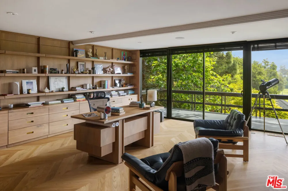 900 Napoli Drive Pacific Palisades, CA 90272