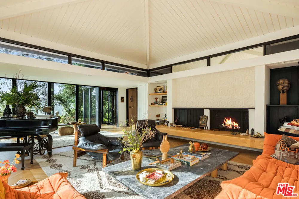 900 Napoli Drive Pacific Palisades, CA 90272